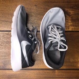 NEW Nike Tanjun Print Sneakers